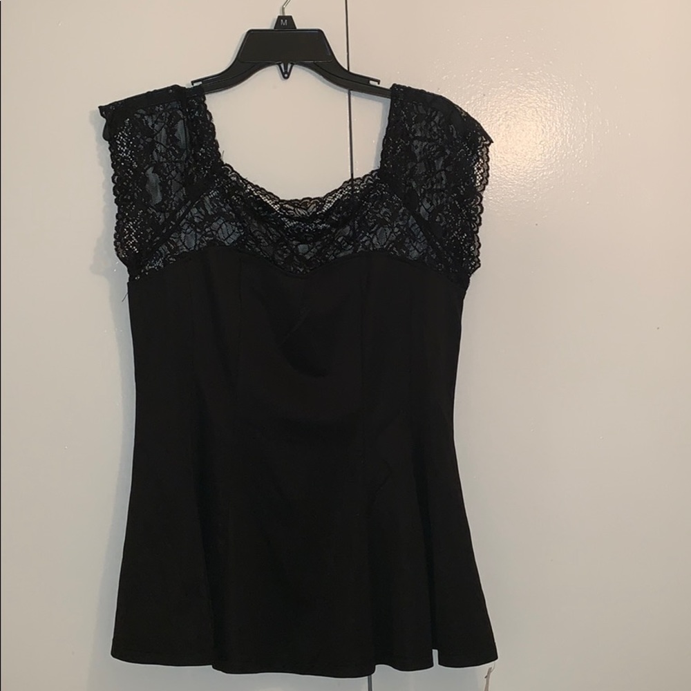 A lace top ToTo Collection (Black)